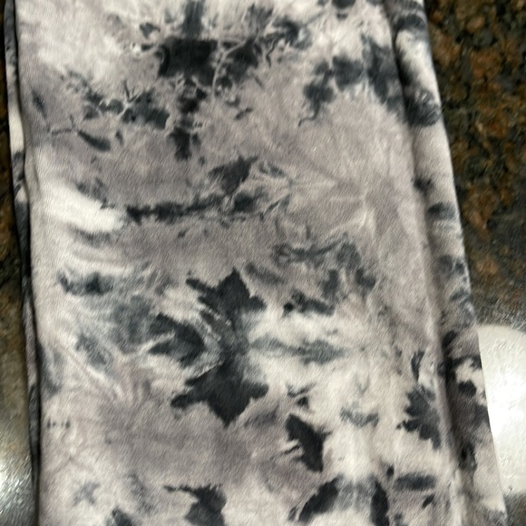 M Rena. One Size grey and black leggings. - Picture 3 of 4